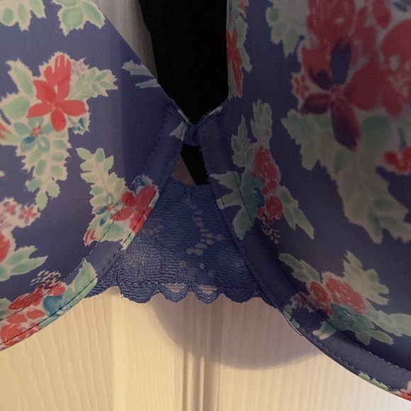 Two for $10 maiden form bras - Picture 5 of 7